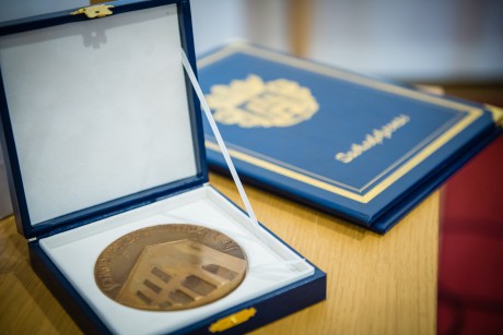 Augusztus 5-ig lehet javaslatot tenni - négy kitüntetésre várják a fehérváriak ajánlásait